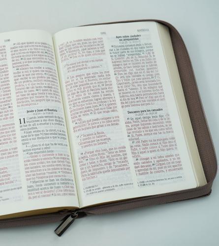 NIV Bible, Compact, Leathersoft, Woodgrain with Zipper