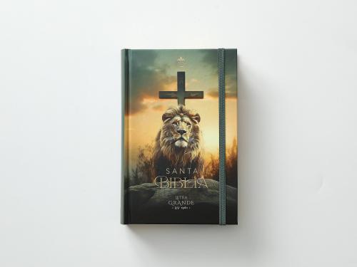 RVR1960 Bible Hardcover, Handy Size with Elastic, Victorious Lion